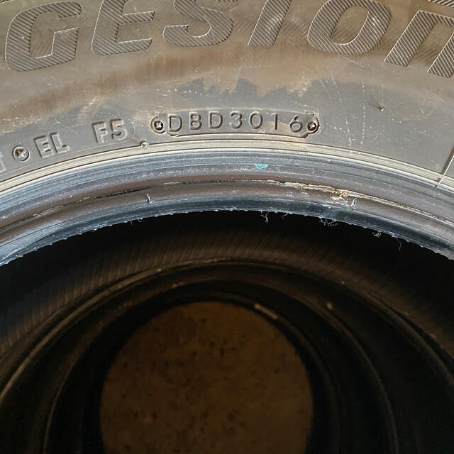 225/65R17スタッドレス4本自動車