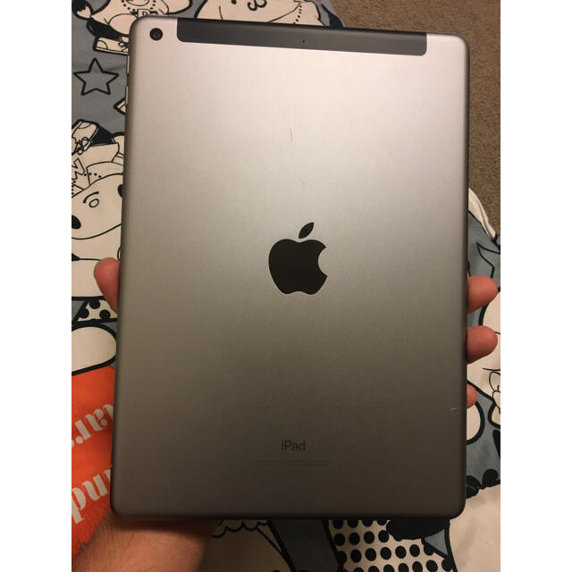 Ipad 第6世代 32GB ios 14.2