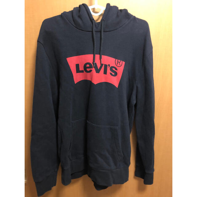 Levi's(リーバイス)のリーバイス　パーカー　Mサイズ メンズのトップス(パーカー)の商品写真