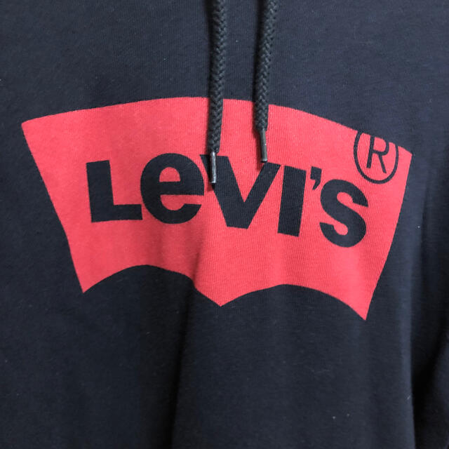 Levi's(リーバイス)のリーバイス　パーカー　Mサイズ メンズのトップス(パーカー)の商品写真