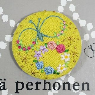 ミナペルホネン(mina perhonen)のミナペルホネンお花の刺繍☆ヘアゴムorブローチ☆ハンドメイド(ヘアゴム/シュシュ)