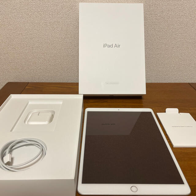 iPad(アイパッド)のiPad air3　64GB（2020年9月末購入）かし様専用 スマホ/家電/カメラのPC/タブレット(タブレット)の商品写真