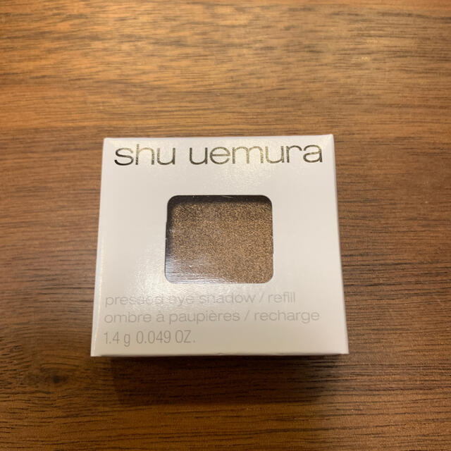 shu uemura(シュウウエムラ)のシュウウエムラ プレスドアイシャドー カラーはMEミディアムブラウン862 コスメ/美容のベースメイク/化粧品(アイシャドウ)の商品写真