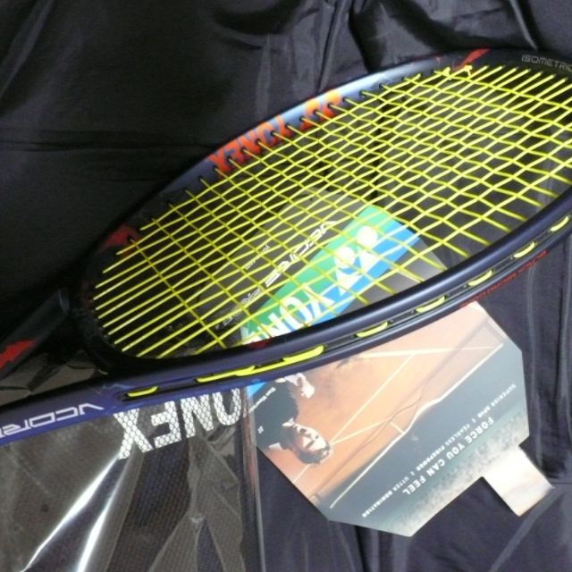 YONEX - 美品 YONEX Vコアプロ97（330g）の通販 by タフ4043's shop｜ヨネックスならラクマ