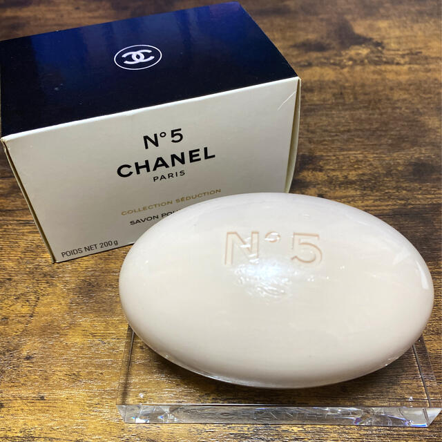 CHANEL(シャネル)のCHANEL No5 サヴォン 限定品 コスメ/美容のボディケア(ボディソープ/石鹸)の商品写真