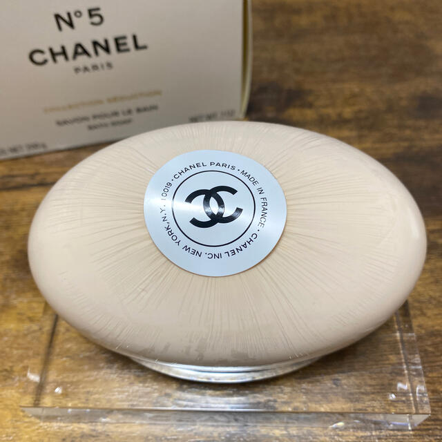 CHANEL(シャネル)のCHANEL No5 サヴォン 限定品 コスメ/美容のボディケア(ボディソープ/石鹸)の商品写真