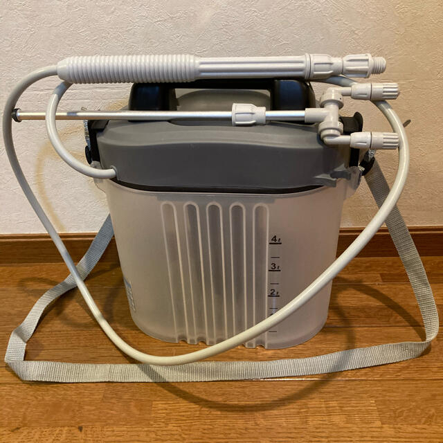 アイリスオーヤマ(アイリスオーヤマ)のアイリスオーヤマ  電池式 噴霧器4Ｌ ハンドメイドのフラワー/ガーデン(その他)の商品写真