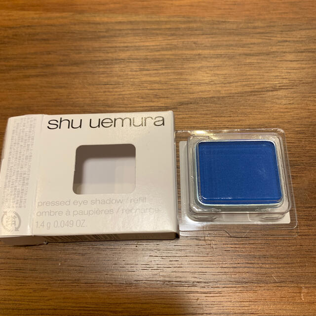shu uemura(シュウウエムラ)のシュウウエムラ プレスドアイシャドー カラーはSブルー676 コスメ/美容のベースメイク/化粧品(アイシャドウ)の商品写真