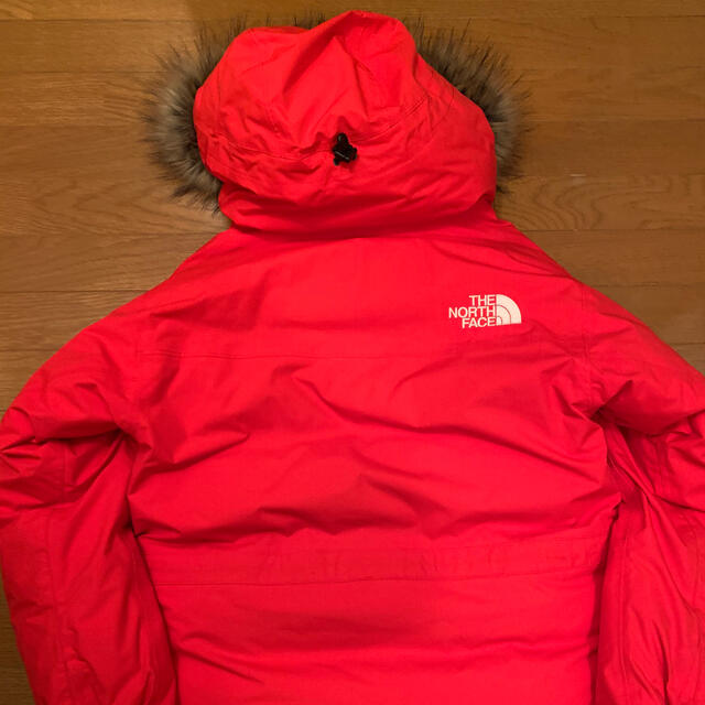 THE NORTH FACE(ザノースフェイス)のTHE NORTH FACE サザンクロスパーカー M レッド メンズのジャケット/アウター(ダウンジャケット)の商品写真