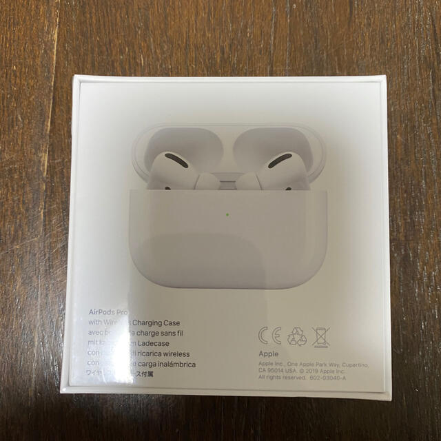 Apple(アップル)のApple airpods pro 新品未使用　国内正規品 スマホ/家電/カメラのオーディオ機器(ヘッドフォン/イヤフォン)の商品写真