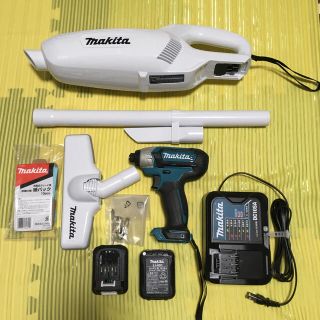 マキタ(Makita)のマキタ10.8v インパクト＋クリーナー　バッテリー＋充電器　超美品(掃除機)