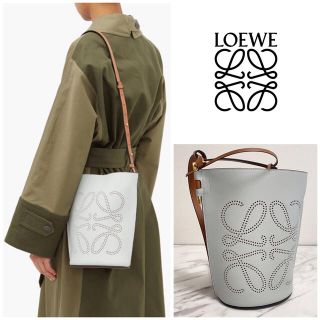 ロエベ(LOEWE)のラスト１【新品】LOEWE ゲート アナグラム ロゴ ショルダー/バケットバッグ(ショルダーバッグ)