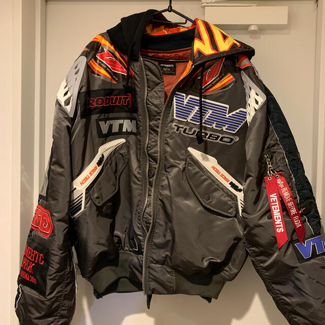 値下 vetements レーシングボンバー ジャケット ma-1 bomber | フリマアプリ ラクマ 値下 vetements レーシングボンバー ジャケット ma-1 bomber | フリマアプリ ラクマ