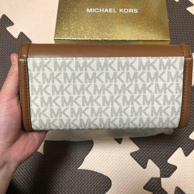 Michael Kors(マイケルコース)のMICHEAL KORS 新品箱付き 長財布★バニラ レディースのファッション小物(財布)の商品写真