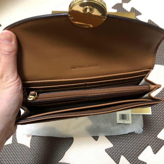 Michael Kors(マイケルコース)のMICHEAL KORS 新品箱付き 長財布★バニラ レディースのファッション小物(財布)の商品写真