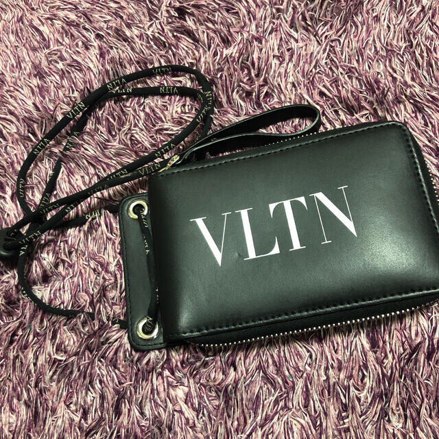 VALENTINO ガラヴァーニ VLTN ネックウォレット折り財布