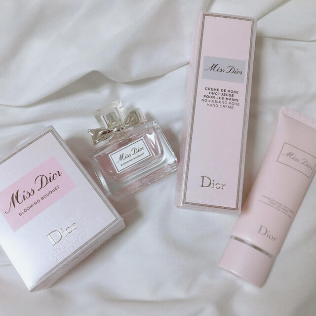 Dior(ディオール)のミス ディオール ブルーミング ブーケ<オードゥ トワレ> ハンドクリーム コスメ/美容の香水(香水(女性用))の商品写真