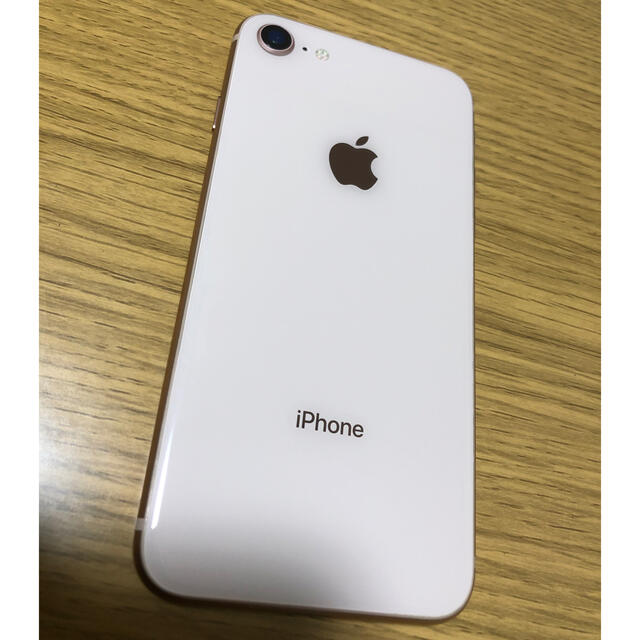 iPhone(アイフォーン)のiPhone8 64GB simフリー　完動品 スマホ/家電/カメラのスマートフォン/携帯電話(スマートフォン本体)の商品写真