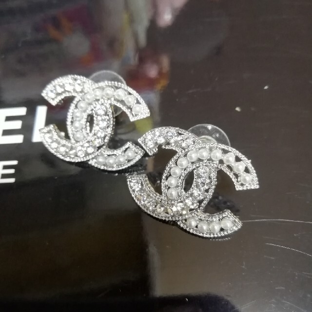 CHANEL(シャネル)のCHANEL　シャネル　ピアス　ノベルティ レディースのアクセサリー(ピアス)の商品写真