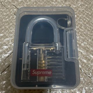 シュプリーム(Supreme)のsupreme シュプリーム　南京錠　クリア　スケルトン　20ss 新品未使用(キーホルダー)