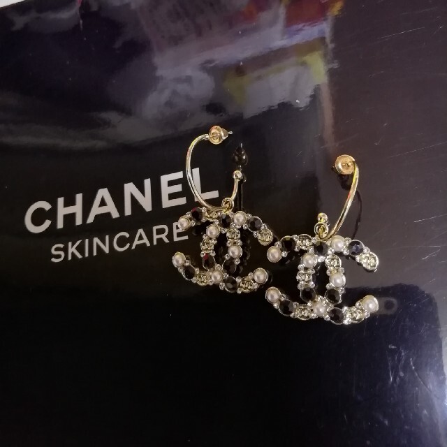 CHANEL(シャネル)のCHANEL　シャネル　ピアス　ノベルティ レディースのアクセサリー(ピアス)の商品写真