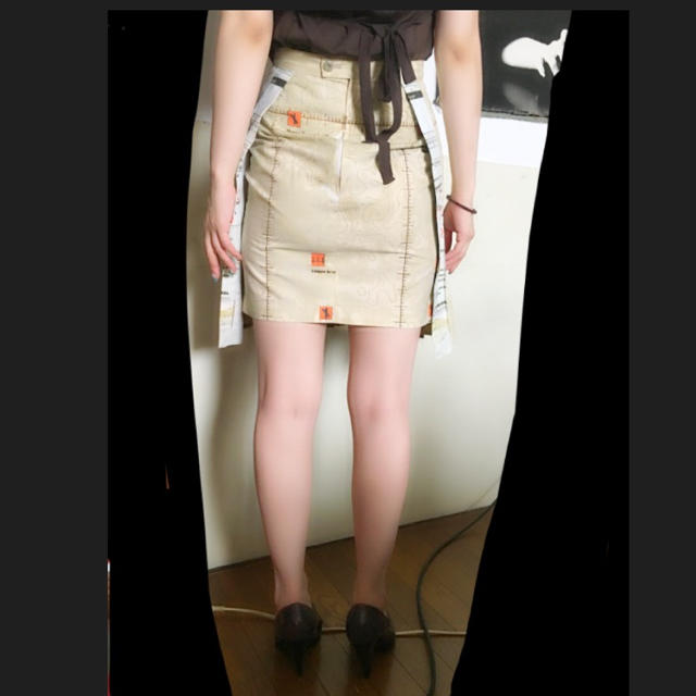 UNDERCOVER(アンダーカバー)のundercover 期間限定値下げ レディースのスカート(ひざ丈スカート)の商品写真