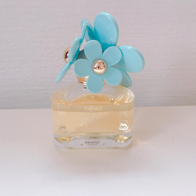 MARC BY MARC JACOBS(マークバイマークジェイコブス)のMARC BY JACOBS DAISY オードトワレ コスメ/美容の香水(香水(女性用))の商品写真