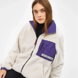 白木/黒塗り Bershka ベルシュカ ボアジャケット ボアブルゾン - ブルゾン
