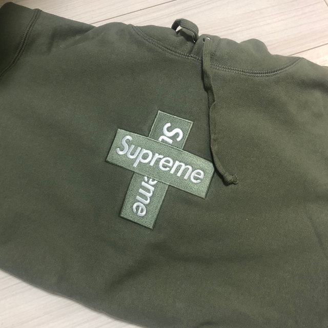 Supreme(シュプリーム)のsupreme cross box logo Lサイズ　olive メンズのトップス(パーカー)の商品写真