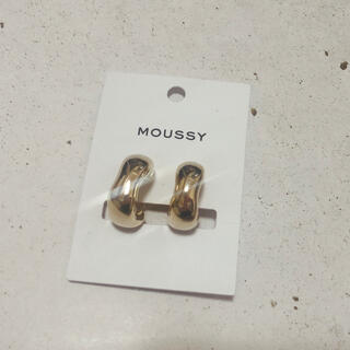 マウジー(moussy)の大人気　新品未使用　moussy ミニフープイヤリング　ゴールド(イヤリング)