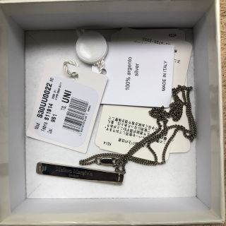 「MAISON MARGIELA シルバー ロゴ ネックレス」に近い商品