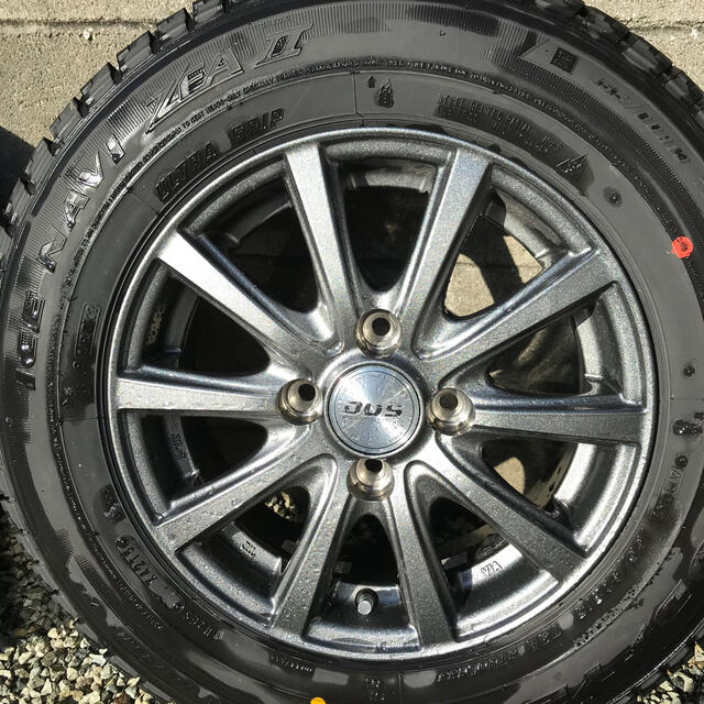 Goodyear(グッドイヤー)のスタッドレス　4本セット　155/80R13  グッドイヤーアイスナビゼアII 自動車/バイクの自動車(タイヤ・ホイールセット)の商品写真