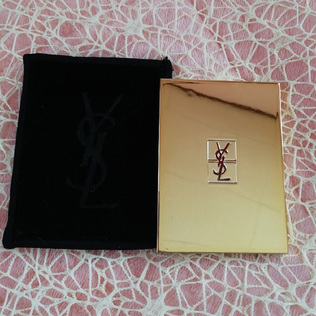 Yves Saint Laurent Beaute(イヴサンローランボーテ)のイヴ・サンローラン手鏡 レディースのファッション小物(ミラー)の商品写真