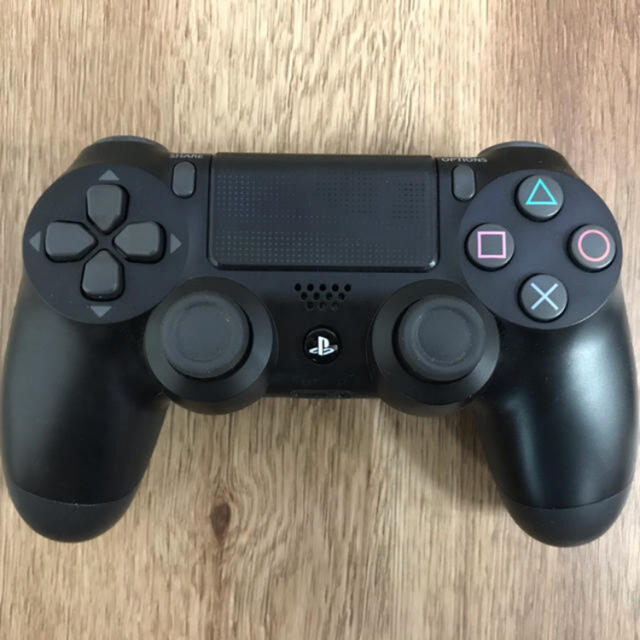 PlayStation4(プレイステーション4)のPlayStation4 本体コントローラー付 エンタメ/ホビーのゲームソフト/ゲーム機本体(家庭用ゲーム機本体)の商品写真