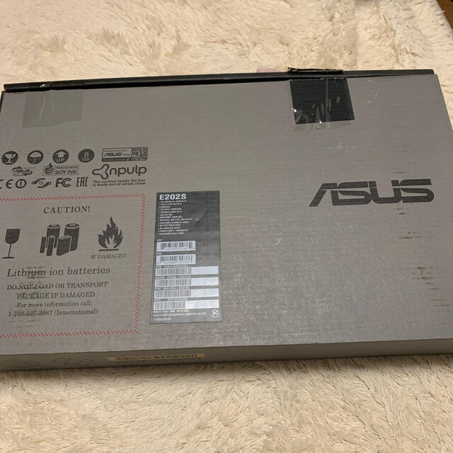 ASUS(エイスース)のASUSU ノートパソコン　E202S  スマホ/家電/カメラのPC/タブレット(ノートPC)の商品写真