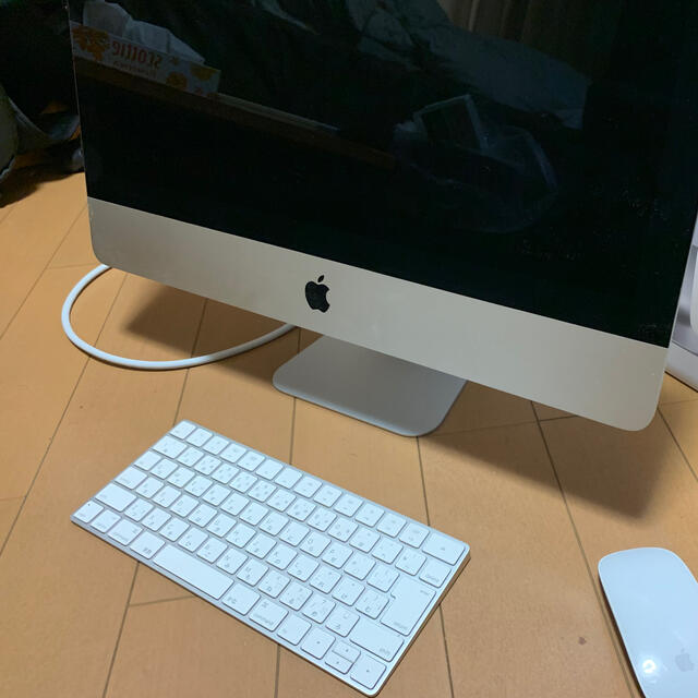 Apple(アップル)のimac 21.5inch (2015) スマホ/家電/カメラのPC/タブレット(デスクトップ型PC)の商品写真