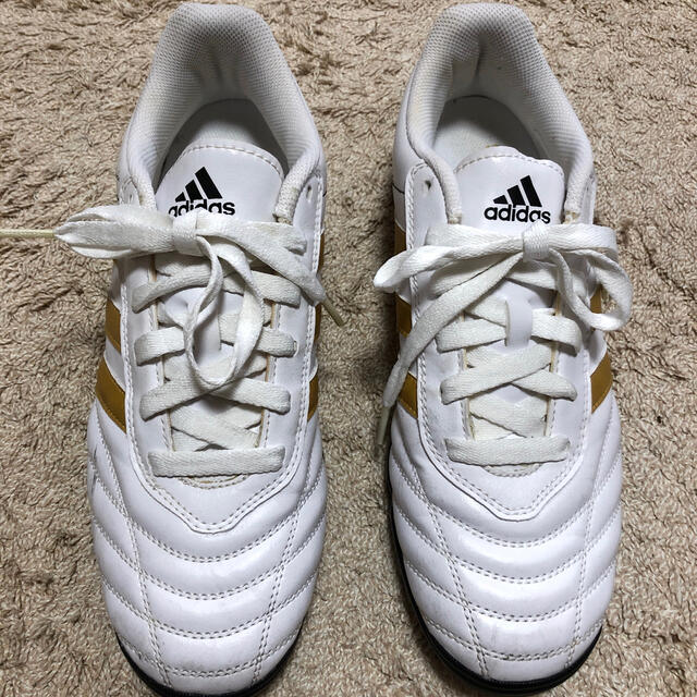 adidas(アディダス)のアディダス　メンズ　フットサルシューズ　サイズ25.5cm スポーツ/アウトドアのサッカー/フットサル(シューズ)の商品写真