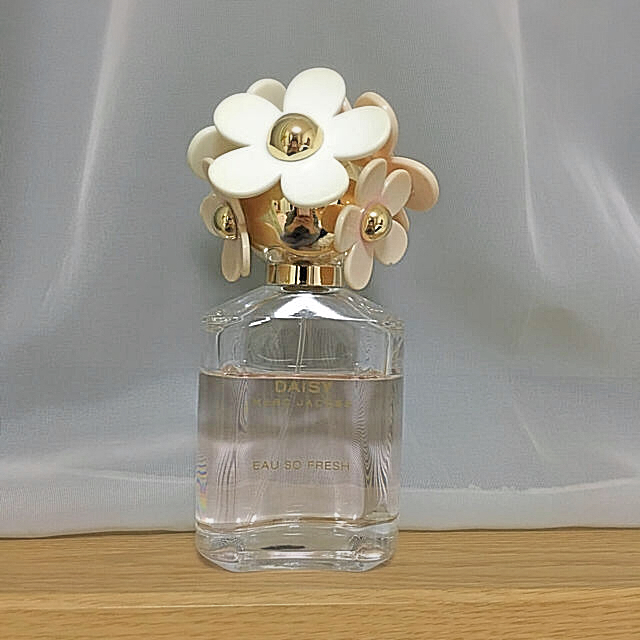 MARC BY MARC JACOBS(マークバイマークジェイコブス)のMARC JACOBS/DAISY コスメ/美容の香水(香水(女性用))の商品写真