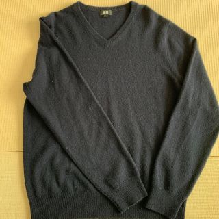 ユニクロ(UNIQLO)のユニクロ　カシミヤ100%　セーター　ネイビー　紺色(ニット/セーター)