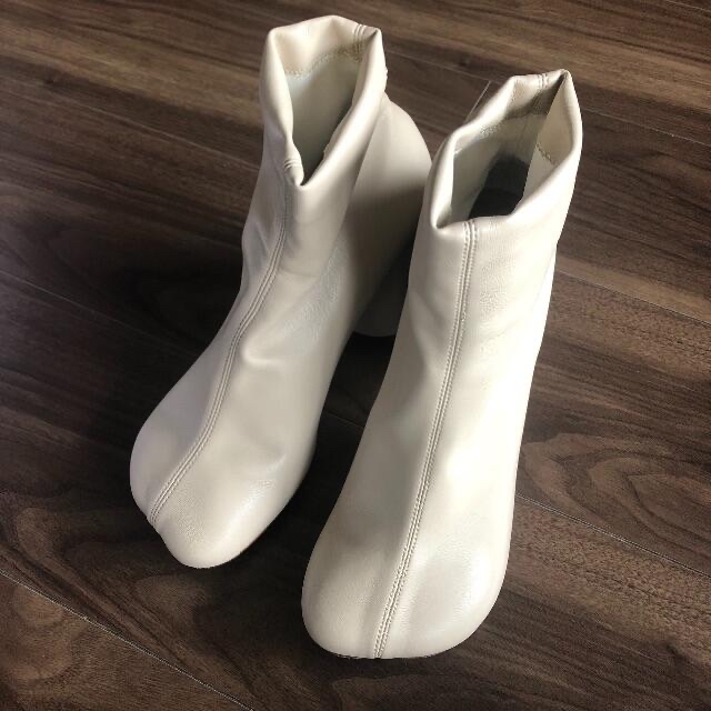 mm6 maison margiela ソックスブーツ  ヌードカラー ブーツ