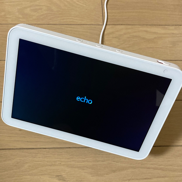 ECHO(エコー)の【スタンド付】エコーショー　Echo Show 8 スマホ/家電/カメラのオーディオ機器(スピーカー)の商品写真