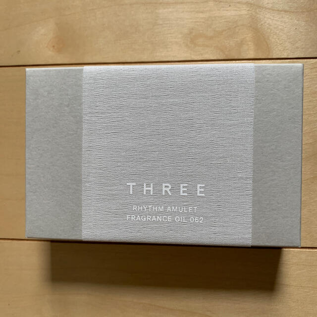 THREE(スリー)のTHREE スリー　リズムアミュレットフレグランスオイル062 4.5ml コスメ/美容の香水(ユニセックス)の商品写真