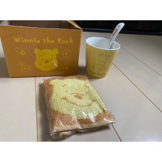 クマノプーサン(くまのプーさん)のプーさん　カップ スプーンセット　おしぼりタオルつき(食器)