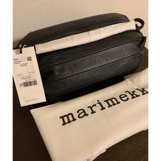 マリメッコ(marimekko)の⭐️ 新品未使用 マリメッコ KARLA ショルダーレザー バッグ　ブラック(ショルダーバッグ)