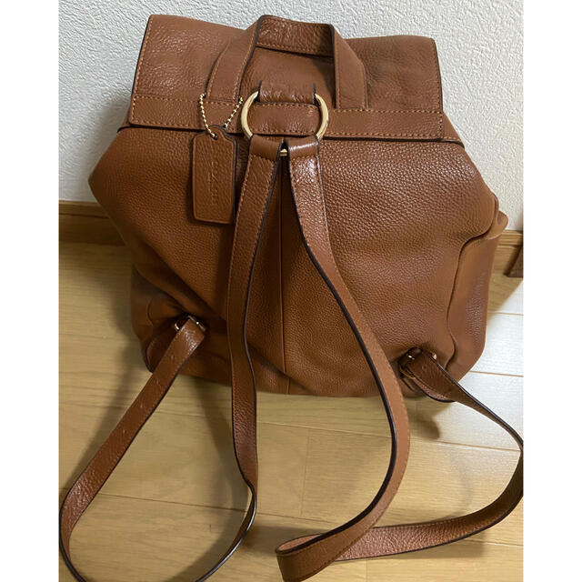 COACH(コーチ)の【使用品】コーチ リュックサック キャメル　レザー レディースのバッグ(リュック/バックパック)の商品写真