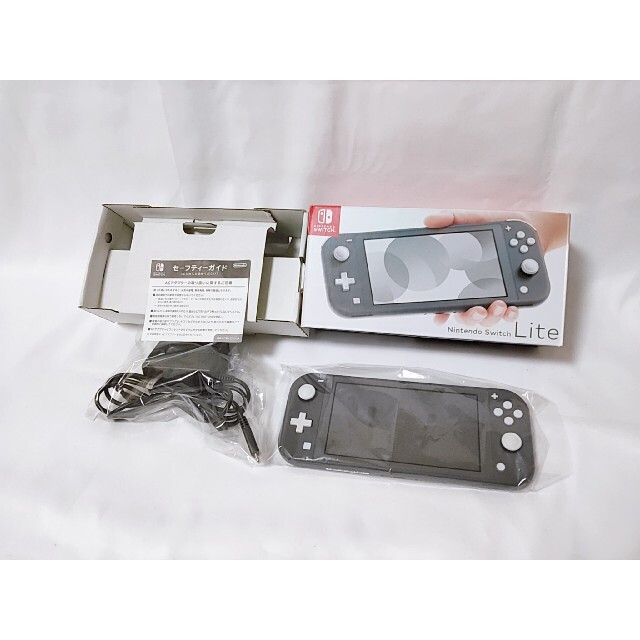 Nintendo Switch(ニンテンドースイッチ)のNintendo Switch Lite グレー 美品 エンタメ/ホビーのゲームソフト/ゲーム機本体(携帯用ゲーム機本体)の商品写真