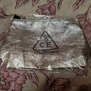 スリーシーイー(3ce)の¥¥ 3CE METALLIC POUCH #SILVER  ポーチ(ポーチ)