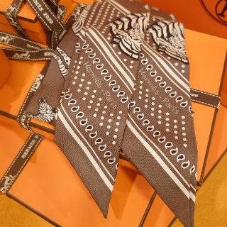 ２本：HERMES エルメス2020年 ゼブラバンダナツイリー グリトープ