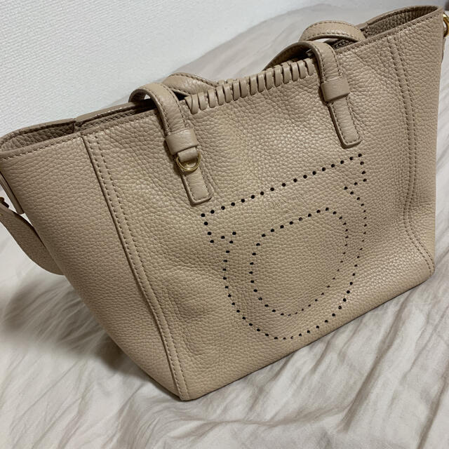 ランキングや新製品バッグ☆大人気商品☆ Salvatore Ferragamo フェラガモ ショルダーバッグ