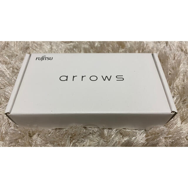 富士通(フジツウ)の【新品未開封】arrows RX ブラック スマホ/家電/カメラのスマートフォン/携帯電話(スマートフォン本体)の商品写真